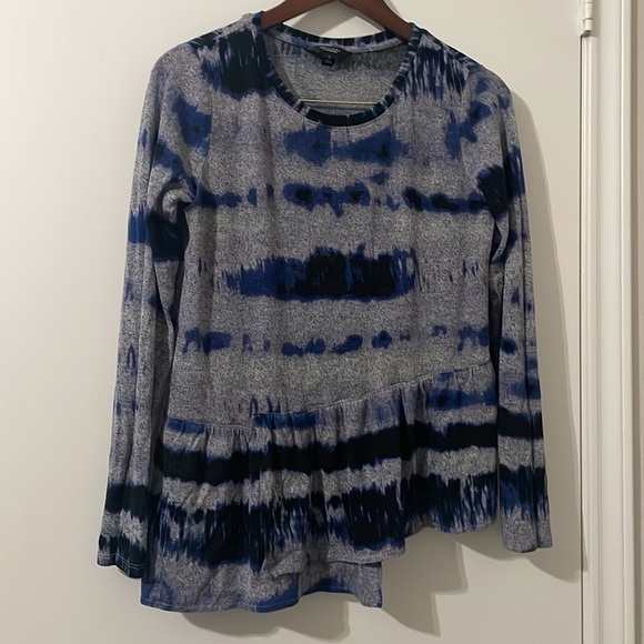 Simply Vera Wang Ruffle Top Gray Blue Print Size S - Picture 2 of 6